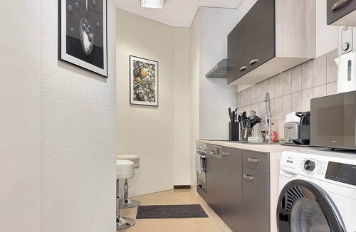 Heusteigviertel Apartment | Großes Urban Loft für Gruppen in Stuttgart