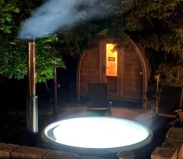 Rotterode House | Großes Wellnesshaus Morgengau Sauna, Wirlpool, Infrarot & Garten im Thüringer Wald