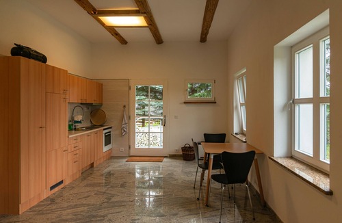 Hockendorf Condo | Großzügige Ferienwohnung in Sanierter Bauernscheune
