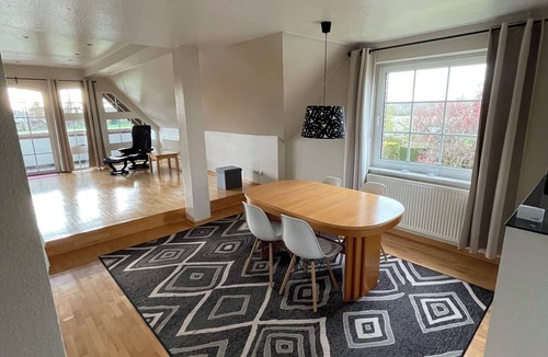 Nordkirchen Apartment | Großzügige Ferienwohnung für bis zu 4 Personen mit Balkon