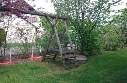 Ellzee Apartment | Großzügige Ferienwohnung (80qm) mit Garten und WLAN