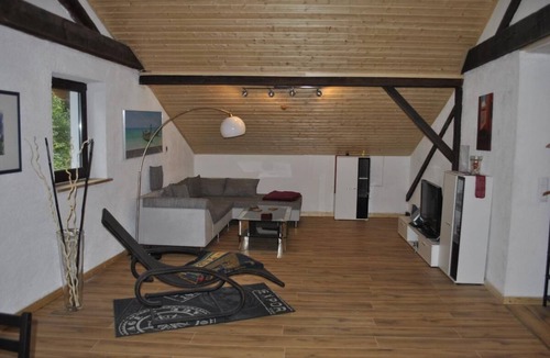 Hohenau Apartment | Großzügiges Feriendomizil im DG an der Buchberger Leite