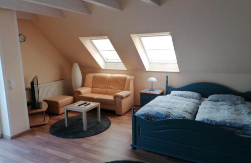 Schwabmuenchen Apartment | Großzügiges Wohnstudio mit Balkon und Badbenutzung