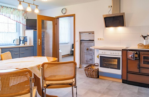 Foerdergersdorf Apartment | Ground floor apartment for rent on a three-sided farm near the Tharandt forest