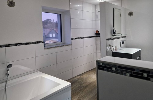 Maxhutte-Haidhof Other | Ground floor double room in shared apartment