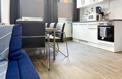 Rathaus Apartment | Gruppenloft Stuttgart | Kicker & 14 Gäste