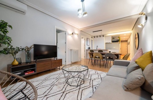 Embajadores Apartment | GuestReady - Modern apartment in the center