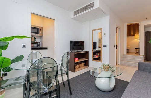 Recoletos Apartment | GuestReady- Modern Aparthotel in Barrio Salamanca