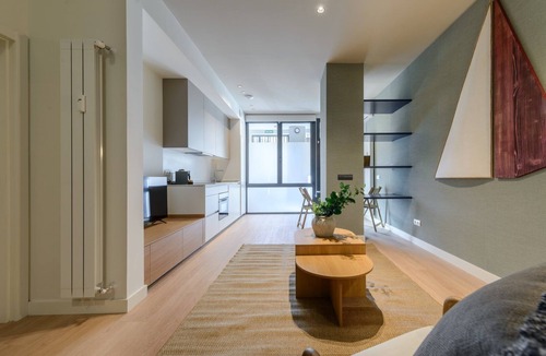 Ciudad Universitaria Apartment | GuestReady - Modern Madrid Dúplex