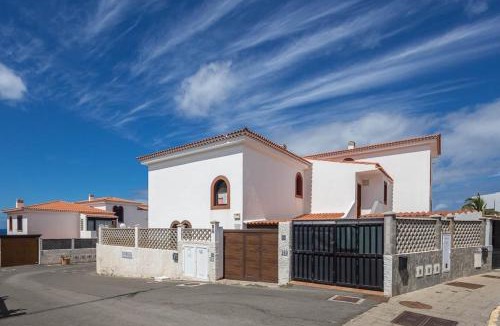 Agaete House | GuestReady - Turman Agaete Terrace