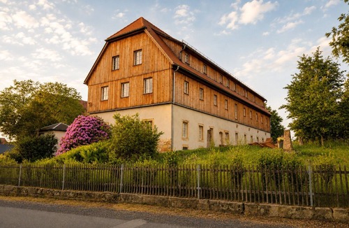 Rathewalde Apartment | Gutshof 1600 - Country house apartment near Bastei - dogs welcome