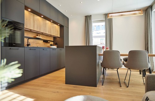 Garmisch-Partenkirchen Apartment | Hüttenzauber - Modern ground floor flat in central location