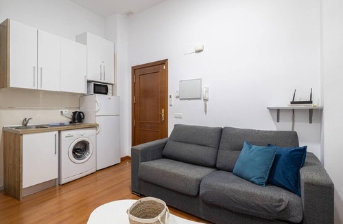 San Felipe Neri Apartment | H2M Carreteria 97 Loft Interior-Quiet-in old town
