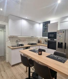 Lucero House | Habitación privada Madrid con baño compartido en Madrid