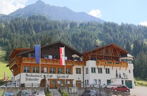 Nesselwaengle Apartment | Hahnenkamm F - Landgasthof Schuster