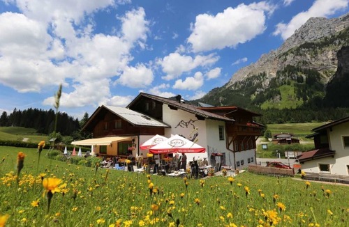 Nesselwaengle Apartment | Hahnenkamm F - Landgasthof Schuster