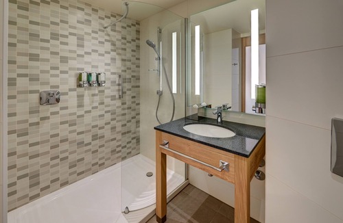 Bruhl-Guterbahnhof Hotel | Hampton by Hilton Freiburg