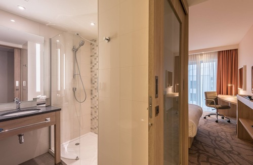 Bruhl-Guterbahnhof Hotel | Hampton by Hilton Freiburg
