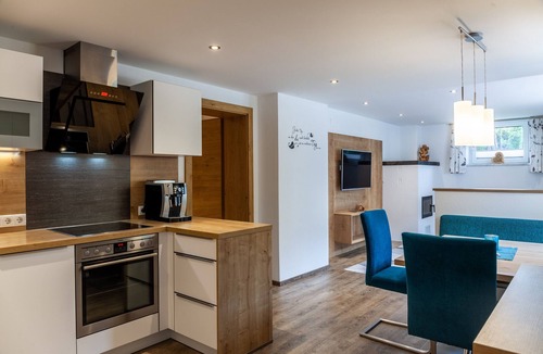 Madseit Apartment | "Haus Alpenheim Apartment 2" with Mountain View, Balcony & Wi-Fi