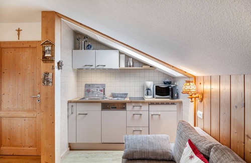 Sonnen Apartment | "Haus Alpenquelle Alpenblick" holiday flat with mountain view, balcony and WLAN