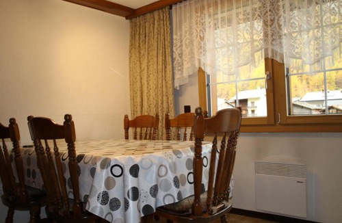 Saas Almagell Apartment | Haus Antrona Ferienwohnung mit 5 Schlafzimmern für Familien und Gruppen