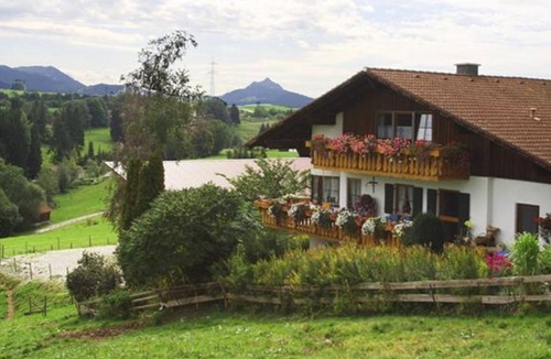 Oy-Mittelberg Apartment | Haus Bergblick - One-storey apartment with a south-facing terrace