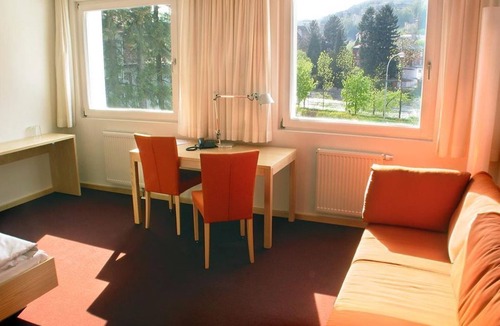 Innsbruck City Centre Bed & Breakfast | Haus der Begegnung - Room with shower, WC