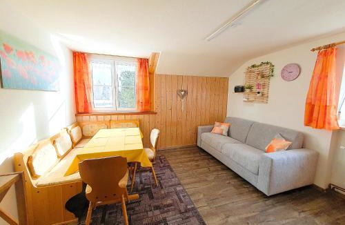 Nesselwang Apartment | Haus Hindelang - 2 FeWos mit Zugspitzblick, inkl Königscard, gratis Parken & WLAN, Self Check-In, 5 Minuten ins Zentrum