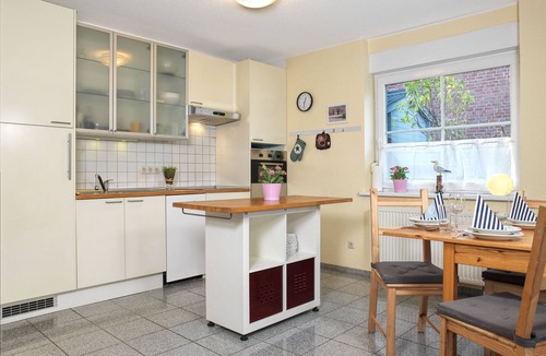 Kaltenhof House | Haus Leuchtturm - vacation in a peaceful location in Kaltenhof.