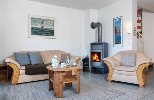 Kaltenhof House | Haus Leuchtturm - vacation in a peaceful location in Kaltenhof.