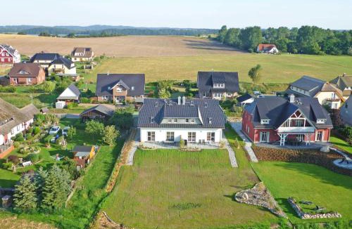 Alt Reddevitz Apartment | Haus Mönchgut - Haushälfte 1 "Feuerstein"