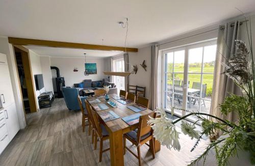 Alt Reddevitz Apartment | Haus Mönchgut - Haushälfte 1 "Feuerstein"