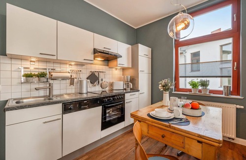 Ahlbeck Apartment | Haus Meerblick 11 - Relaxation & workation a stone's throw from the beach