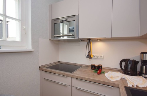 Alt Reddevitz Apartment | Haus Seeblick Whg 06 mit Balkon und Seeblick - CL: Haus Seeblick mit 9 Wohnungen