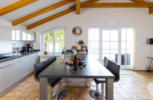 Alt Reddevitz Apartment | Haus Seeblick Whg 09 mit Dachterrasse und Seeblick - CL: Haus Seeblick mit 9 Wohnungen