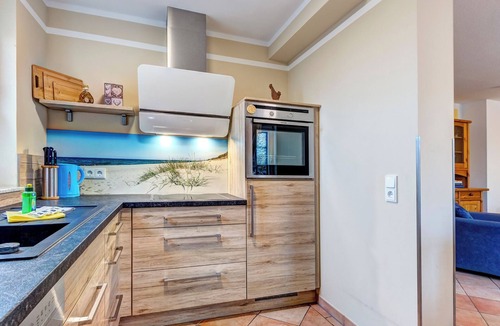 Trassenheide Apartment | Haus Sonnenschein, Whg. Leuchtfeuer: beach, balcony & WLAN for 5 persons