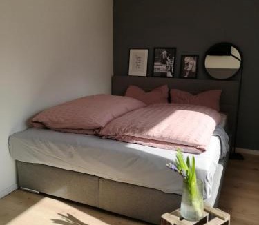 Postbauer-Heng House | Haus zur lachenden Lieselotte I 5 Minuten zu Fuß zum kostenlosen Naturbad I Messenähe I Waldnähe