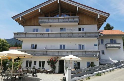 Schleching House | Heil- und Seminarzentrum "LebensQuell"