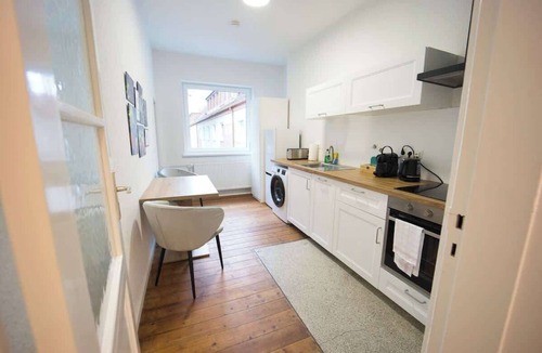 Marli/Brandenbaum Apartment | HejU Stylish Altbau Apt Near Lübeck Old Town