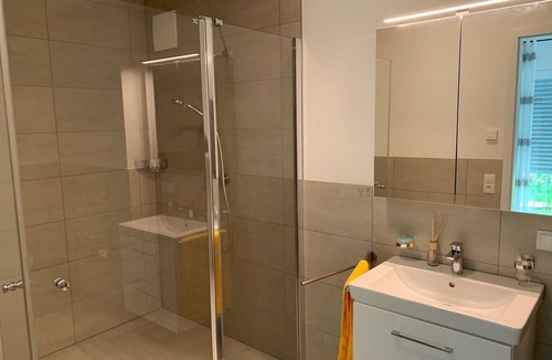 Buergstadt Condo | Helle, Gemütliche Ferienwhg