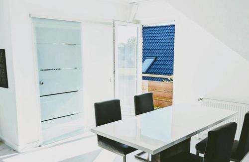 Labenz Apartment | Helle voll ausgestattete 2 Zi Whg im Grünen