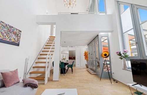 Erding Apartment | HELLOFLATS - Luxus-Penthouse - Balkon - Parking - Zentrum - Therme - Nähe Flughafen MUC