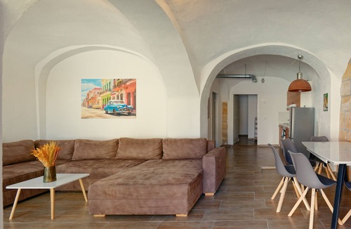 Gaustadt Apartment | Heritage Apartment with 2 Bedrooms