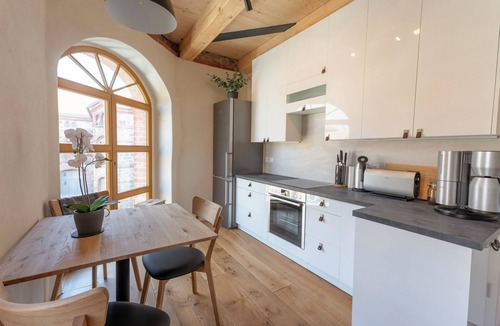 Buhlau Apartment | HexenburgbeiDresden 4 Zimmer Architektengaleriewohnung mit Whirlwanne, Kamin und Balkon - Nähe Sächsische Schweiz