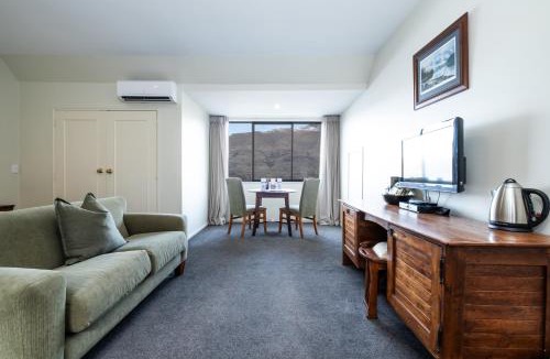 Sunshine Bay Cabin | Hidden Lodge Queenstown