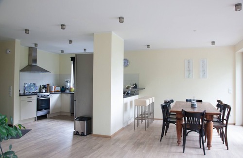 Holzhausen Apartment | High quality kitchen with gas stove, large terrace, Weber gas grill, box spring beds