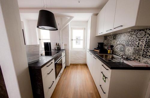 Muehldorf am Inn Apartment | Highlight am Stadtplatz Mühldorf - C4S COME4STAY - 2 Zimmer Wohnung I bis zu 5 Gäste