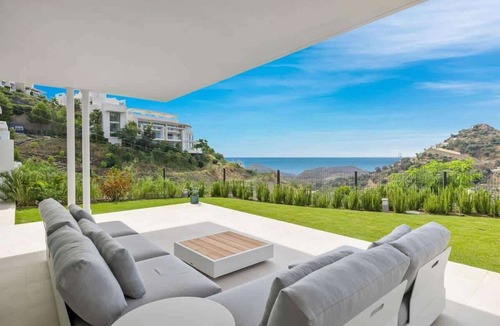 Ojen Condo | Hillside flat with pool by Costarentals - Ref M49