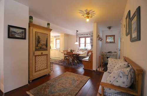 Garmisch-Partenkirchen Apartment | Himmelschlösschen & Chalet Rose