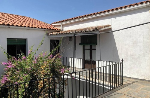 Olivenza House | Historic stately home facing templar castle and church